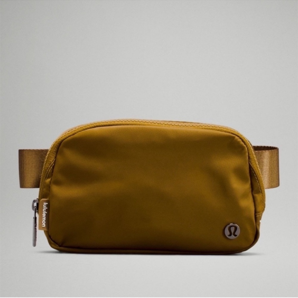 Lululemon Everywhere OG Belt Bag